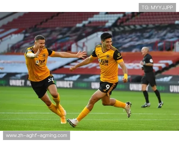 英超热刺与狼队主教练对决战术对比分析